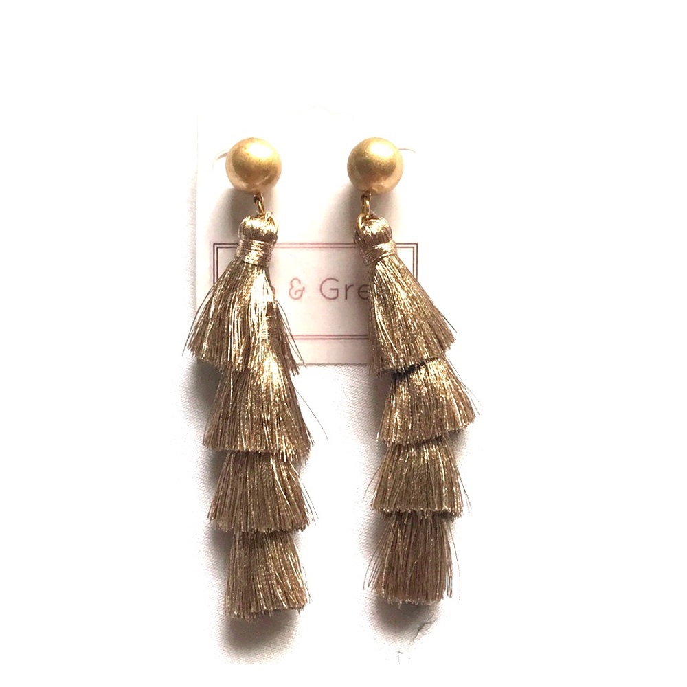 3/$20 🌟 Gold tassel earrings